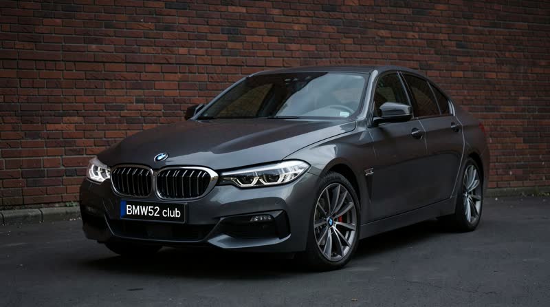 BMW 750i xDrive Sedan: обзор, характеристики, двигатель и надежность
