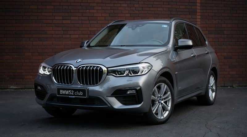 BMW X7 xDrive50i - обзор, характеристики и надежность
