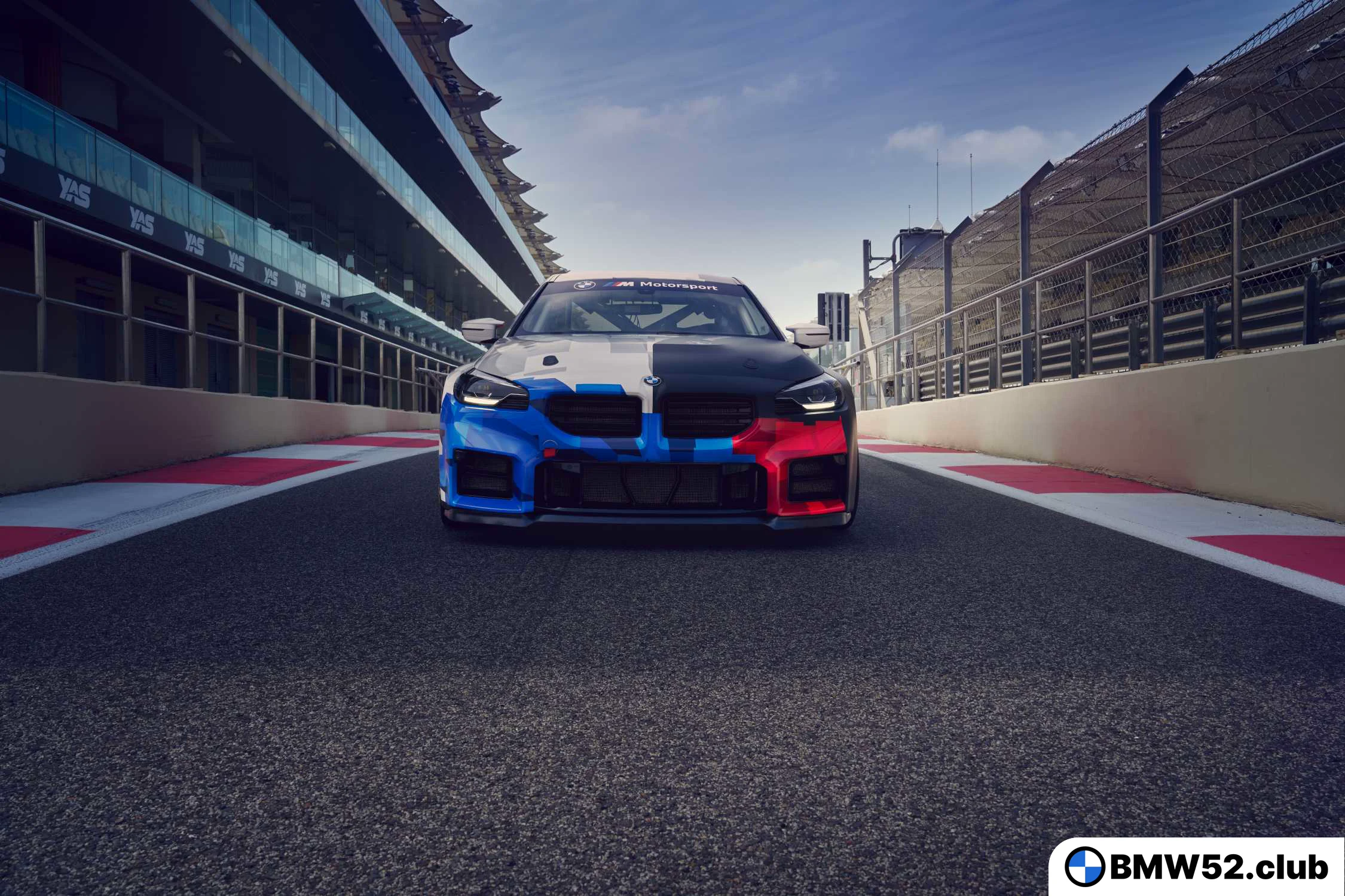 BMW M2 Cup стартует в DTM и помогает молодым пилотам