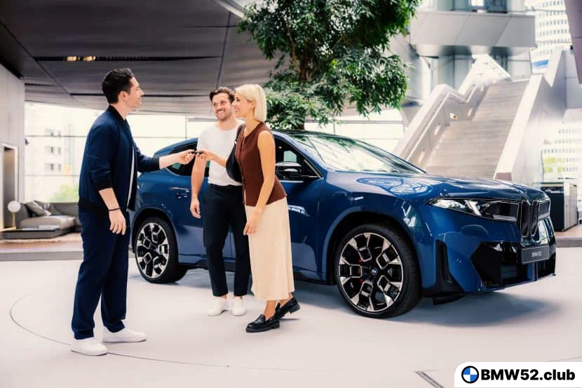 BMW Welt представляет доступный пакет для получения автомобиля