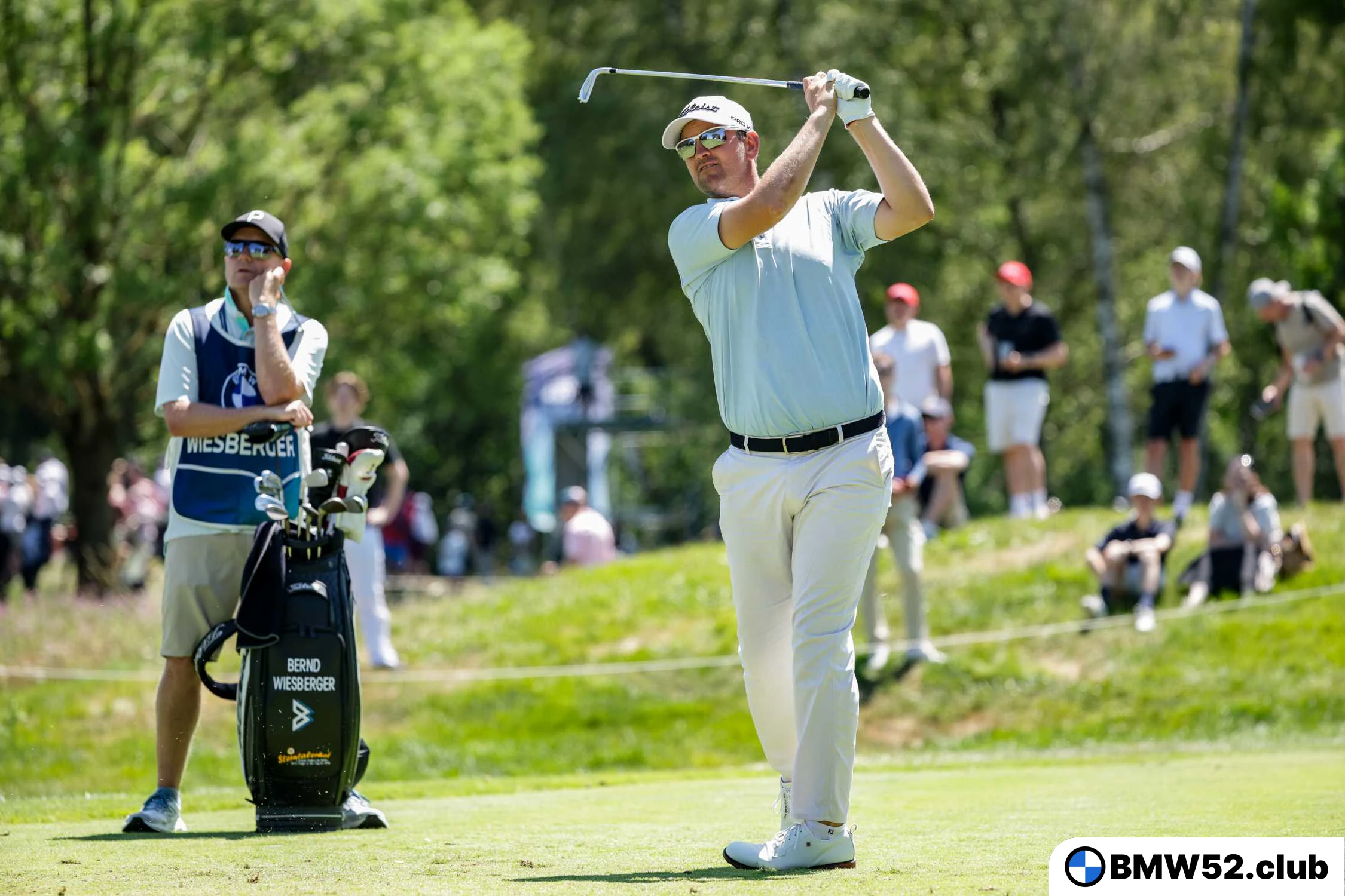 Бернд Висбергер и Майкл Холлик возглавили BMW International Open после третьего раунда