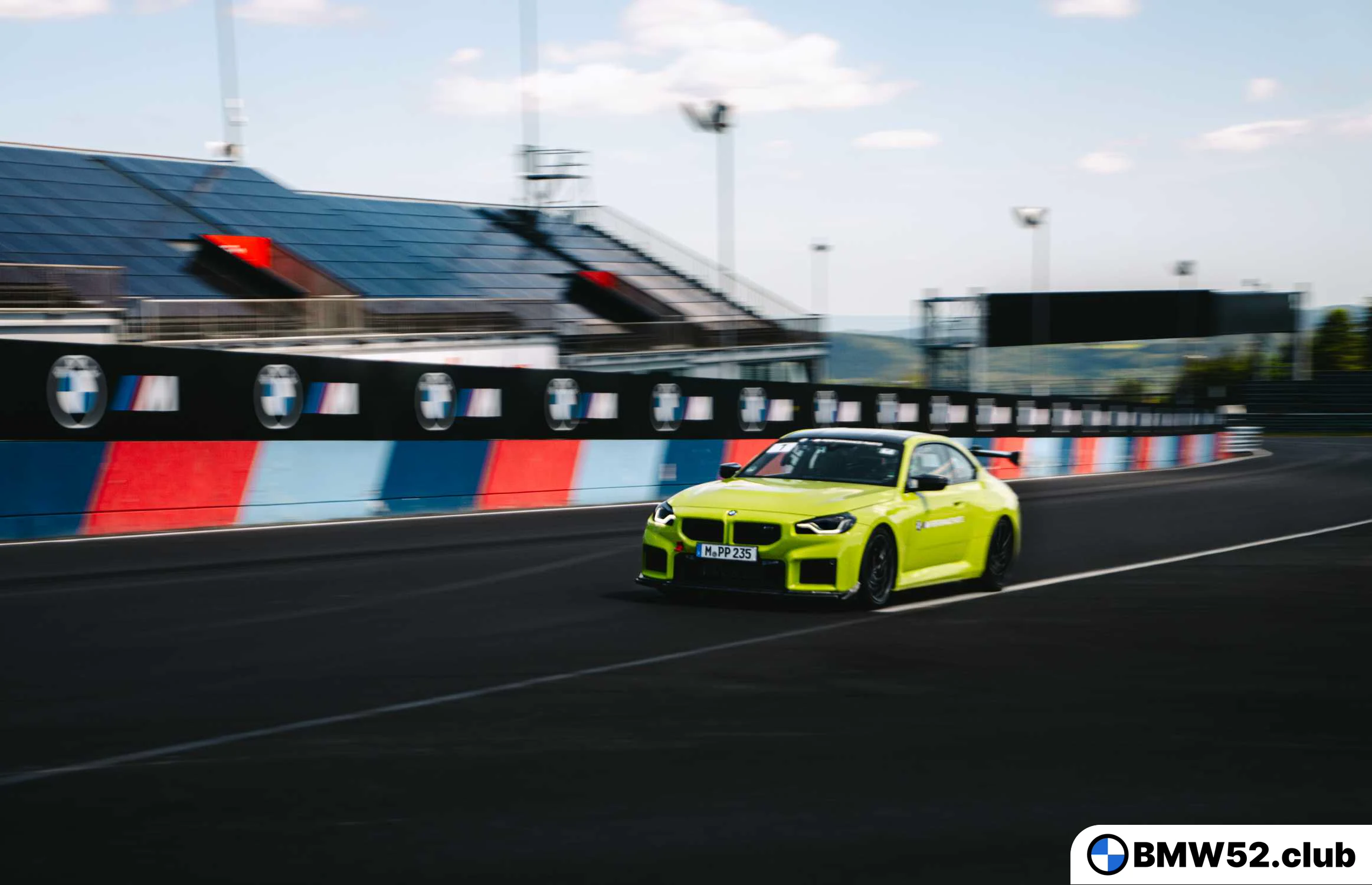 BMW M2 покоряет Нордшляйфе новый рекорд с M Performance Track Kit