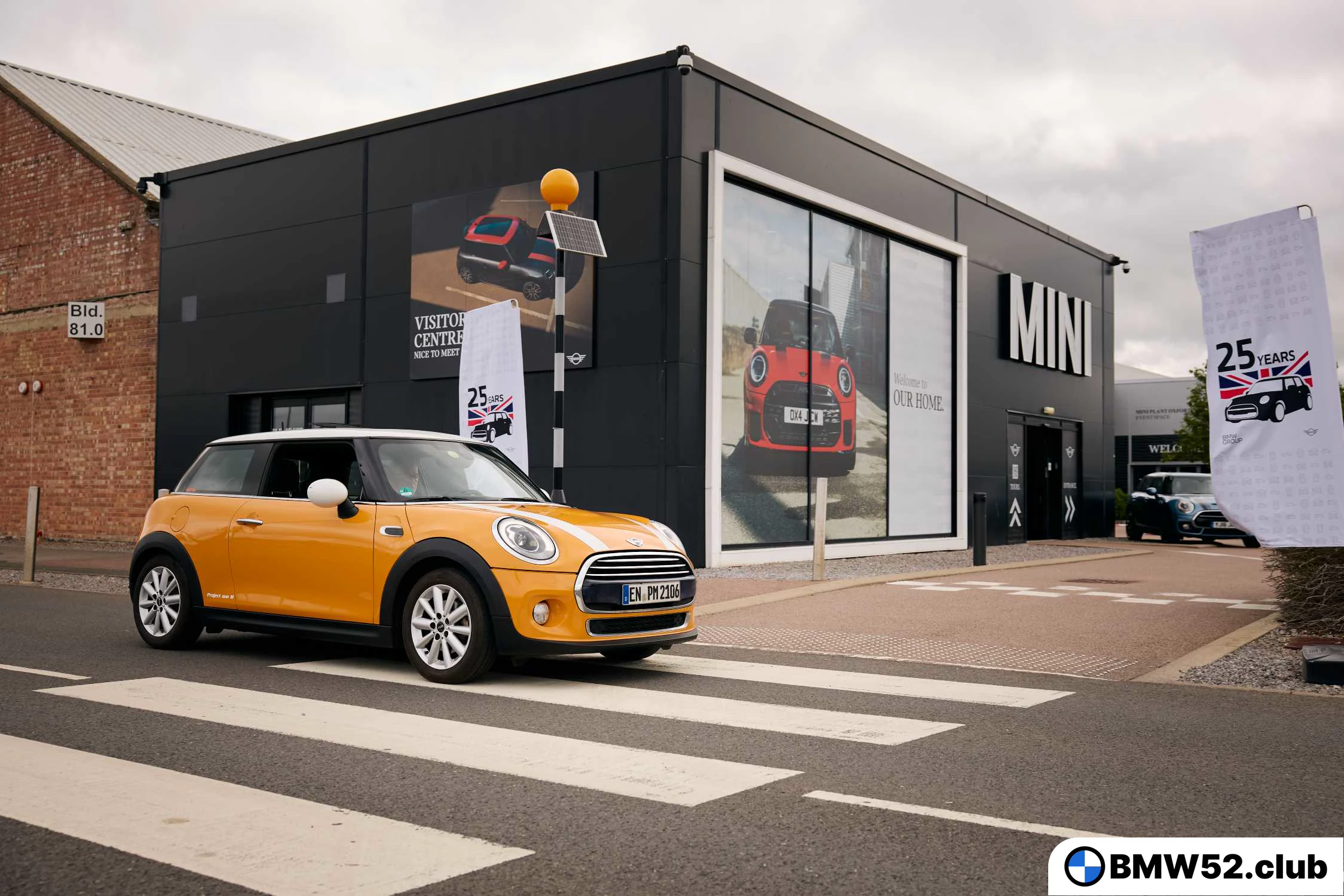 Рекордный пробег MINI Cooper D миллион километров к юбилею завода в Оксфорде